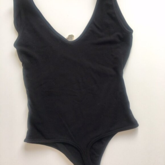 Cest Moi Black cross over ballet style black bamboo bodysuit in sm/m - Picture 7 of 7